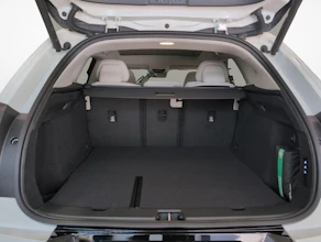 https://vehicle.imgix.net/4382100/2cf91a86-d78a-479f-b339-d8b897be6134.jpg