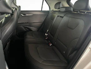 https://vehicle.imgix.net/4382138/325b2119-2a84-474c-8203-2b1cfa8dc770.jpg