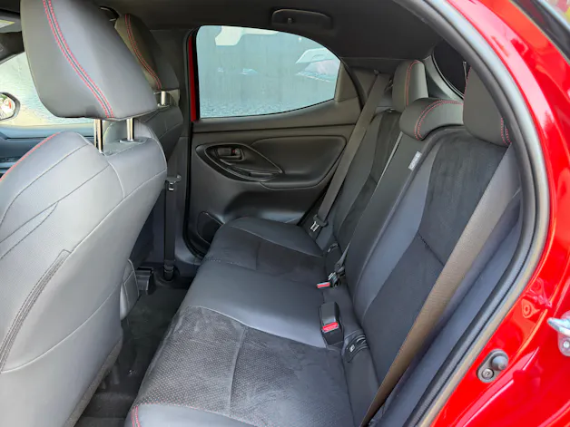 Toyota Yaris 1.5 VVT-i HSD GR Sport