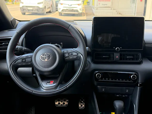 Toyota Yaris 1.5 VVT-i HSD GR Sport
