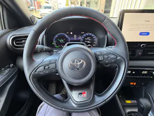 Toyota Yaris 1.5 VVT-i HSD GR Sport