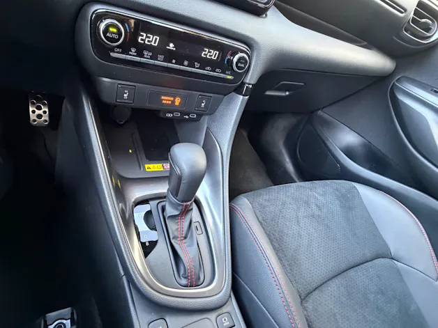 Toyota Yaris 1.5 VVT-i HSD GR Sport