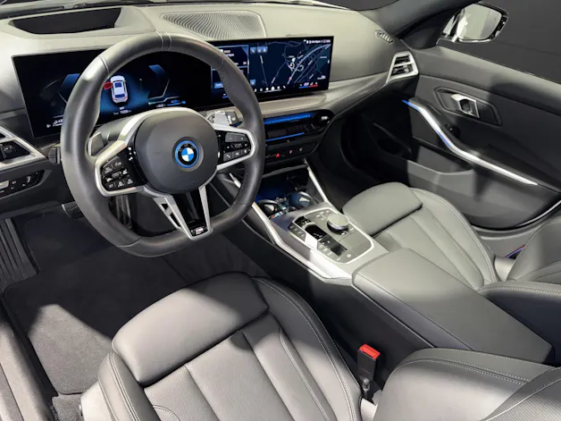 BMW 330e xDrive Touring M Sport