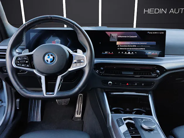 BMW 330e xDrive SAG Touring