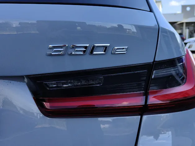 BMW 330e xDrive SAG Touring