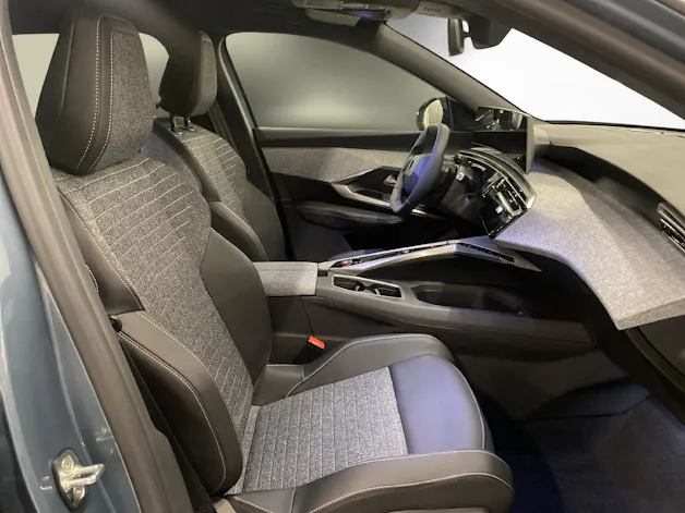Peugeot 5008 e-Allure Premium AWD