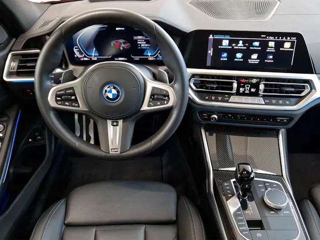 BMW 330e xDrive M Sport