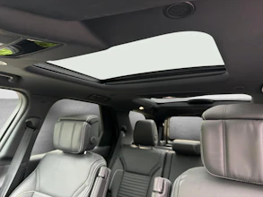 https://vehicle.imgix.net/4382322/26f41c55-06fa-4ed8-b529-fe97f0da0b84.jpg