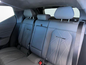 https://vehicle.imgix.net/4382326/c1800d9f-b42b-4c9d-8d1d-073599cfeb84.jpg