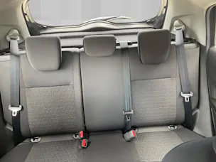 Suzuki Swift 1.2 Sakura Top Hybrid