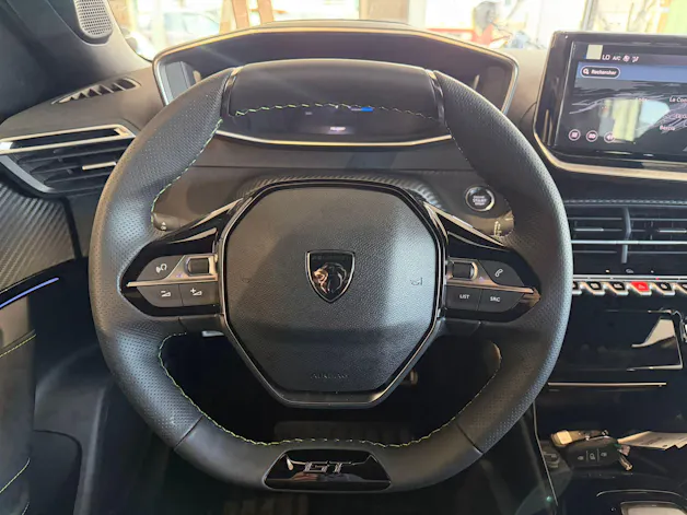 Peugeot 2008 1.2 Hybrid 145 GT Exclusive