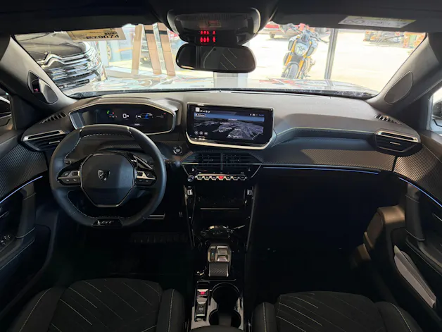 Peugeot 2008 1.2 Hybrid 145 GT Exclusive
