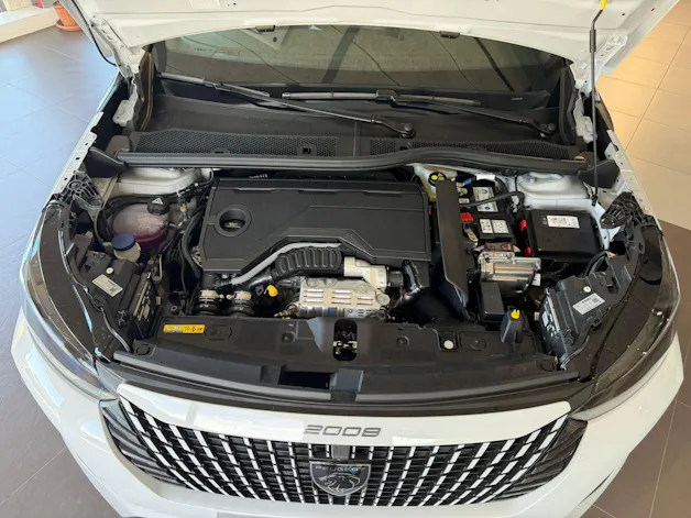 Peugeot 2008 1.2 Hybrid 145 GT Exclusive