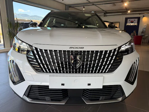 Peugeot 2008 1.2 Hybrid 145 GT Exclusive