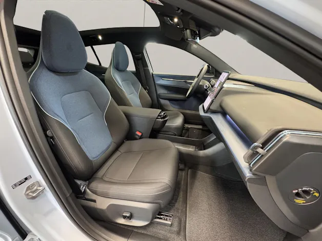 Volvo EX30 CC E60 Twin Performance AWD
