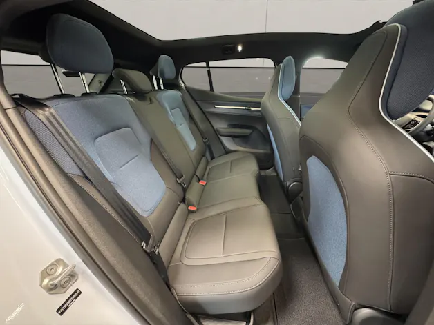 Volvo EX30 CC E60 Twin Performance AWD