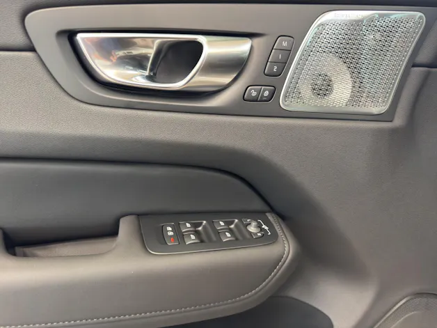 Volvo XC60 2.0 T8 TE Ultra Dark eAWD