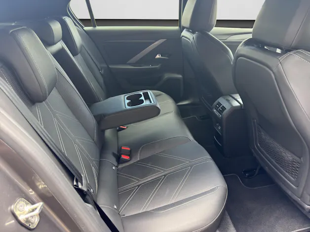 Opel Astra 1.6 T PHEV 180 Swiss Plus