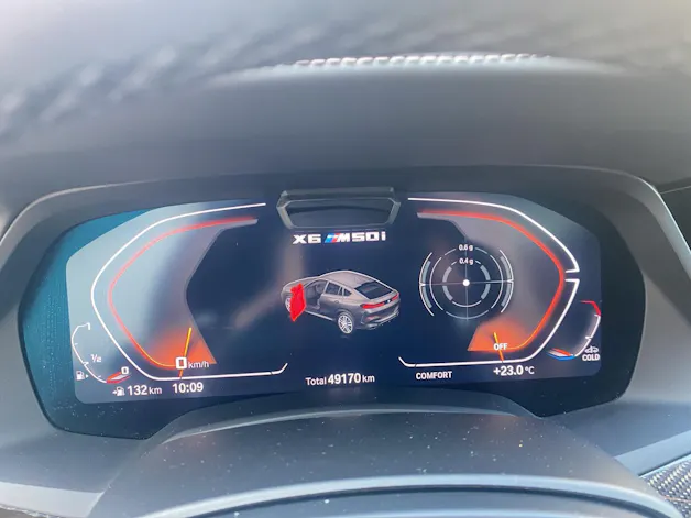 BMW X6 M50i