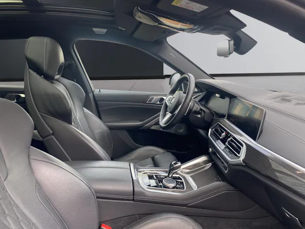 BMW X6 M50i