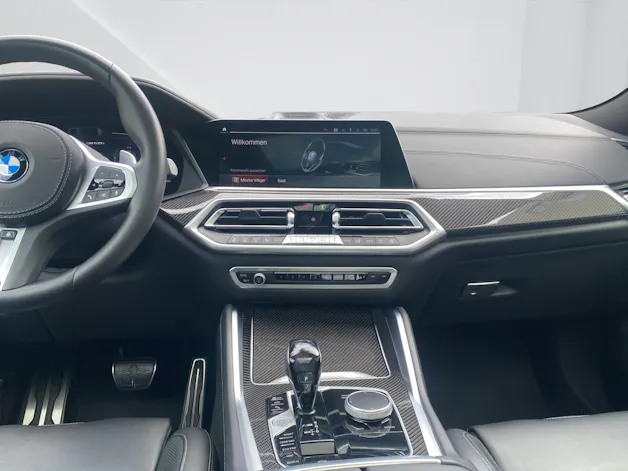 BMW X6 M50i