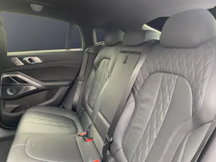 BMW X6 M50i