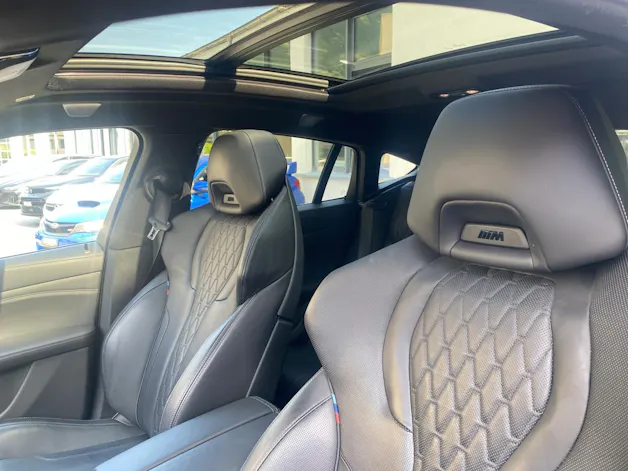 BMW X6 M50i