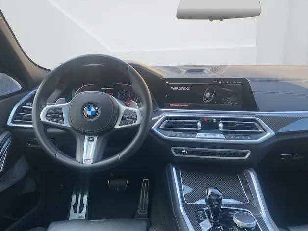 BMW X6 M50i