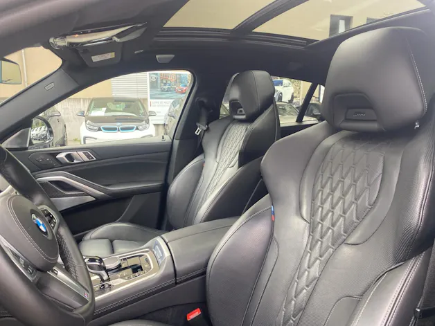 BMW X6 M50i