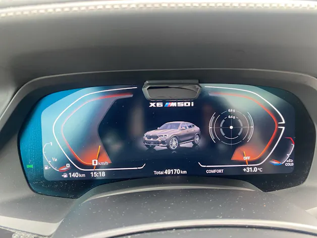 BMW X6 M50i