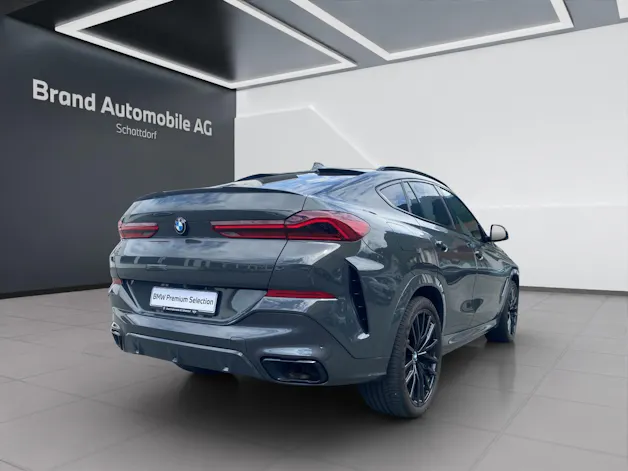 BMW X6 M50i