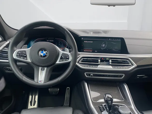BMW X6 M50i