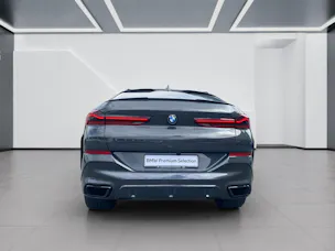 BMW X6 M50i