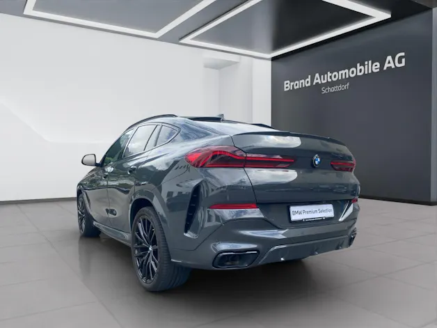 BMW X6 M50i