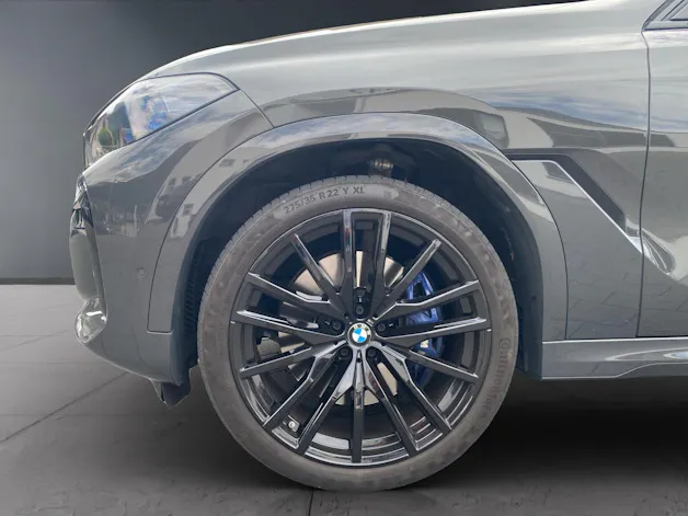 BMW X6 M50i