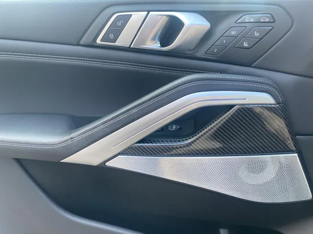 BMW X6 M50i