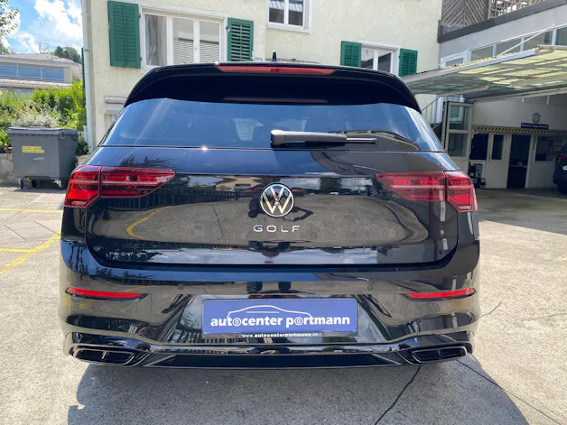 VW Golf VIII 1.5 eTSI R-Line DSG 75 Edition