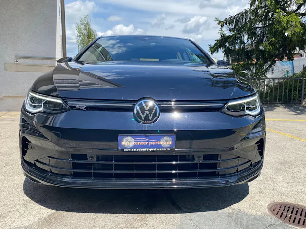 VW Golf VIII 1.5 eTSI R-Line DSG 75 Edition