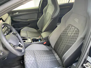 VW Golf VIII 1.5 eTSI R-Line DSG 75 Edition