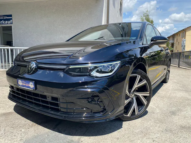 VW Golf VIII 1.5 eTSI R-Line DSG 75 Edition