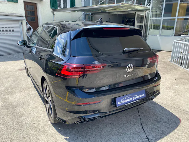VW Golf VIII 1.5 eTSI R-Line DSG 75 Edition