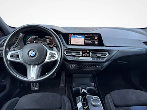 https://vehicle.imgix.net/4382631/13595867-d2f9-4acf-b046-015ae7e70606.jpg