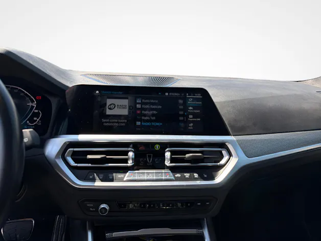 BMW 330e xDrive SAG Touring