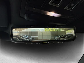 https://vehicle.imgix.net/4382781/c97a9b86-638a-4dc5-8310-fd0adbc1f329.jpg