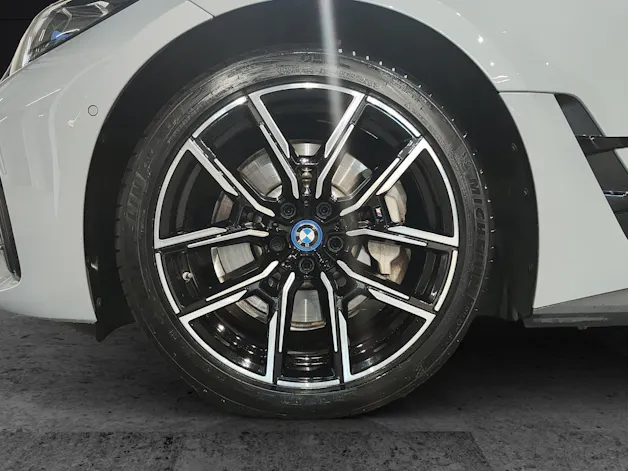 BMW i4 eDrive40