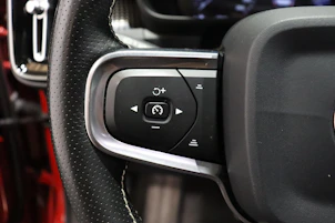 image du véhicule VOLVO XC40 2.0 T5 R-Design AWD