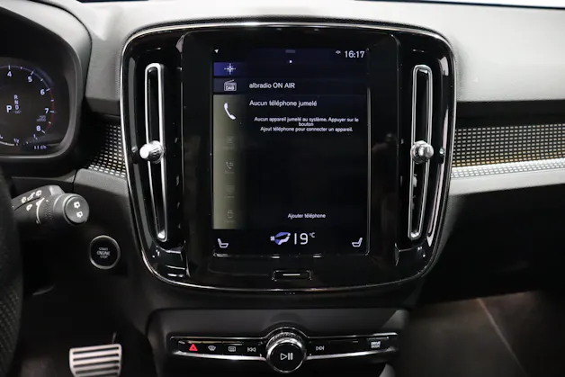 VOLVO XC40 2.0 T5 R-Design AWD