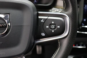 image du véhicule VOLVO XC40 2.0 T5 R-Design AWD