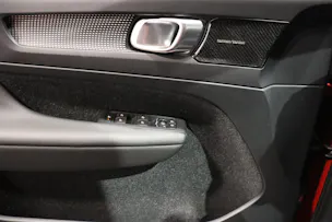 VOLVO XC40 2.0 T5 R-Design AWD