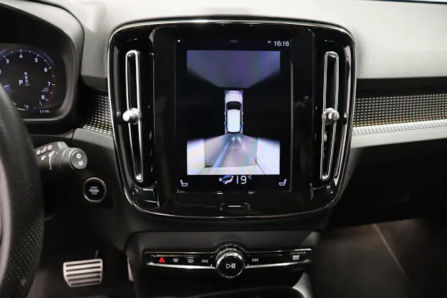 VOLVO XC40 2.0 T5 R-Design AWD